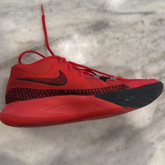 Nike Kyrie Flytrap 6 Basketball Shoes, Size 8.5 - Picture 10 of 14